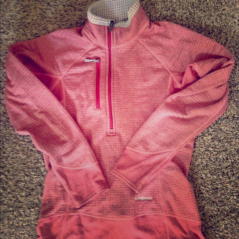 Patagonia half zip top. Extra Small